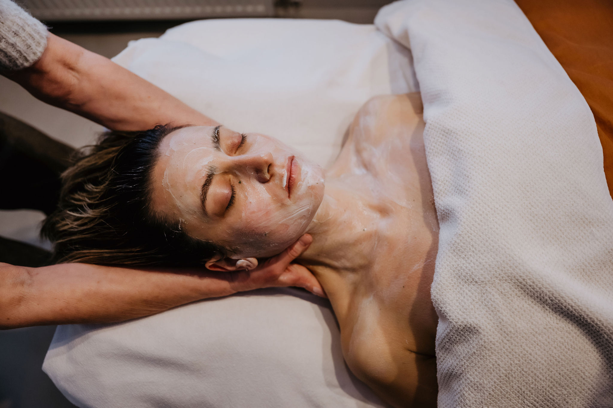 Behandeling in de salon van Natuurlijk Mooi in Eindhoven